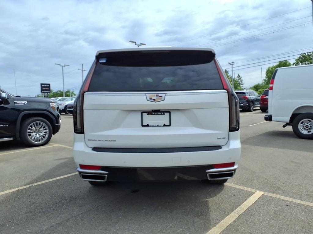 Used 2023 Cadillac Escalade Premium Luxury w/ LPO, Floor Liner Package AWD/4WD image 6
