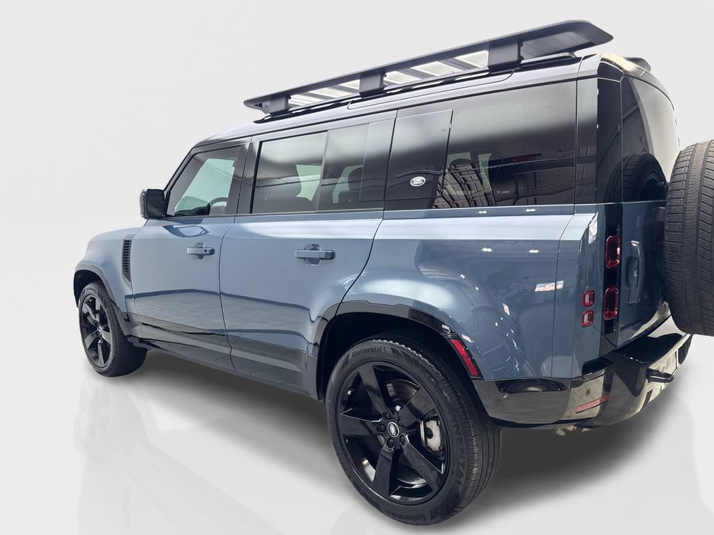 Used 2024 Land Rover Defender 110 X-Dynamic SE AWD/4WD image 14
