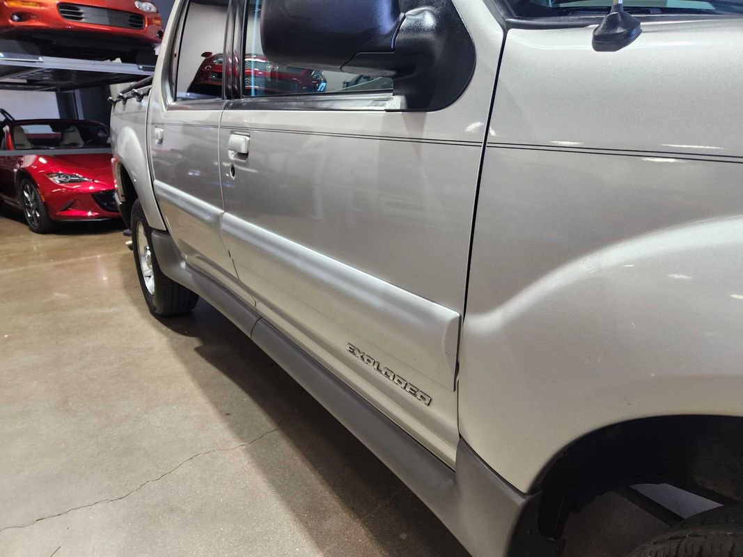 Used 2002 Ford Explorer Sport Trac 4x4 image 27