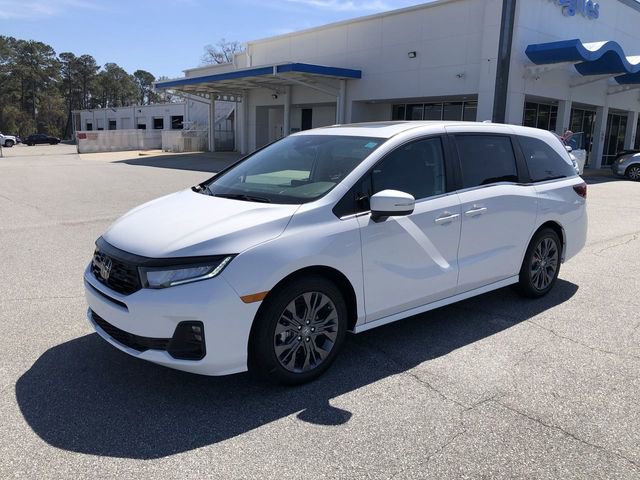 New 2026 Honda Odyssey Touring image 3