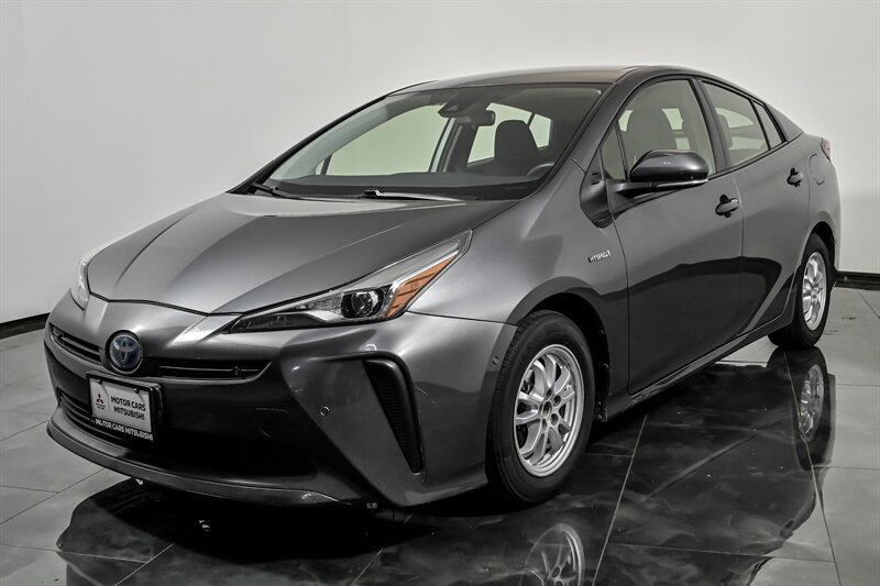 Used 2021 Toyota Prius LE FWD image 5