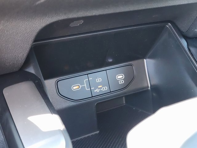 Used 2025 Kia Sorento LX image 22