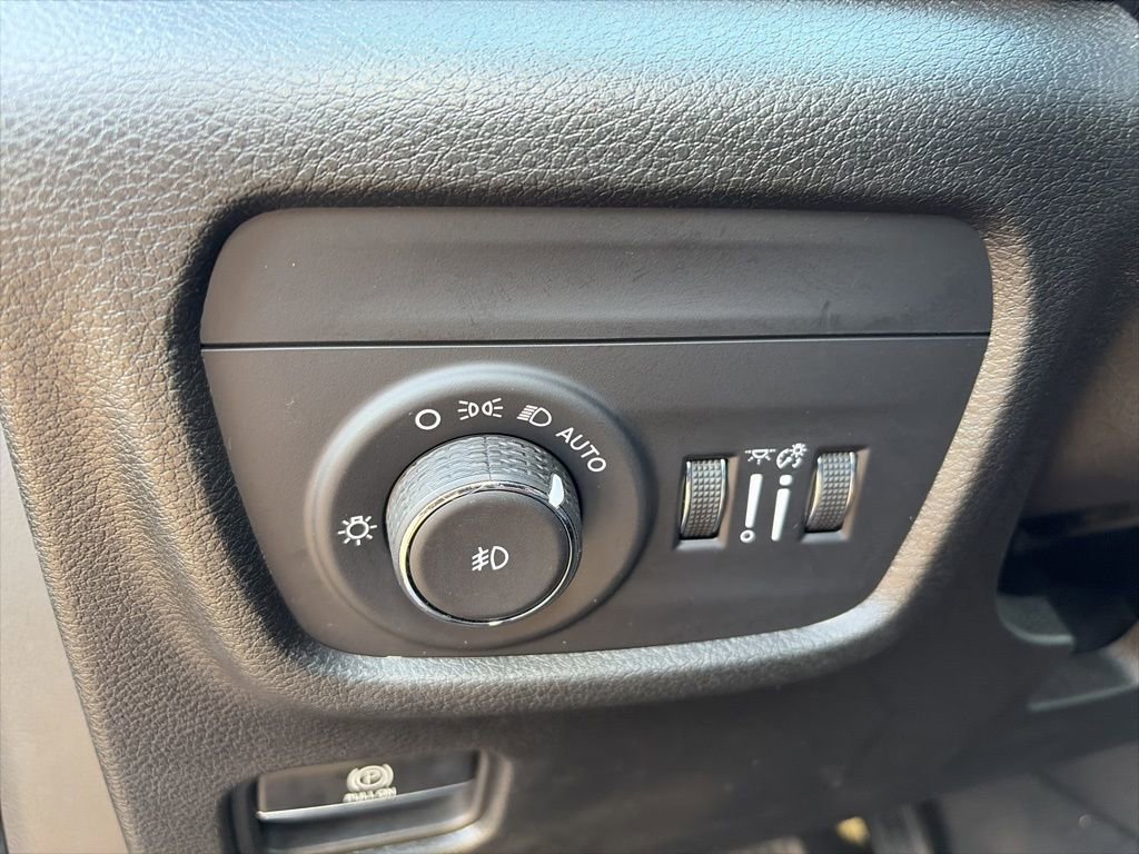 Used 2023 Jeep Grand Cherokee L Limited image 26