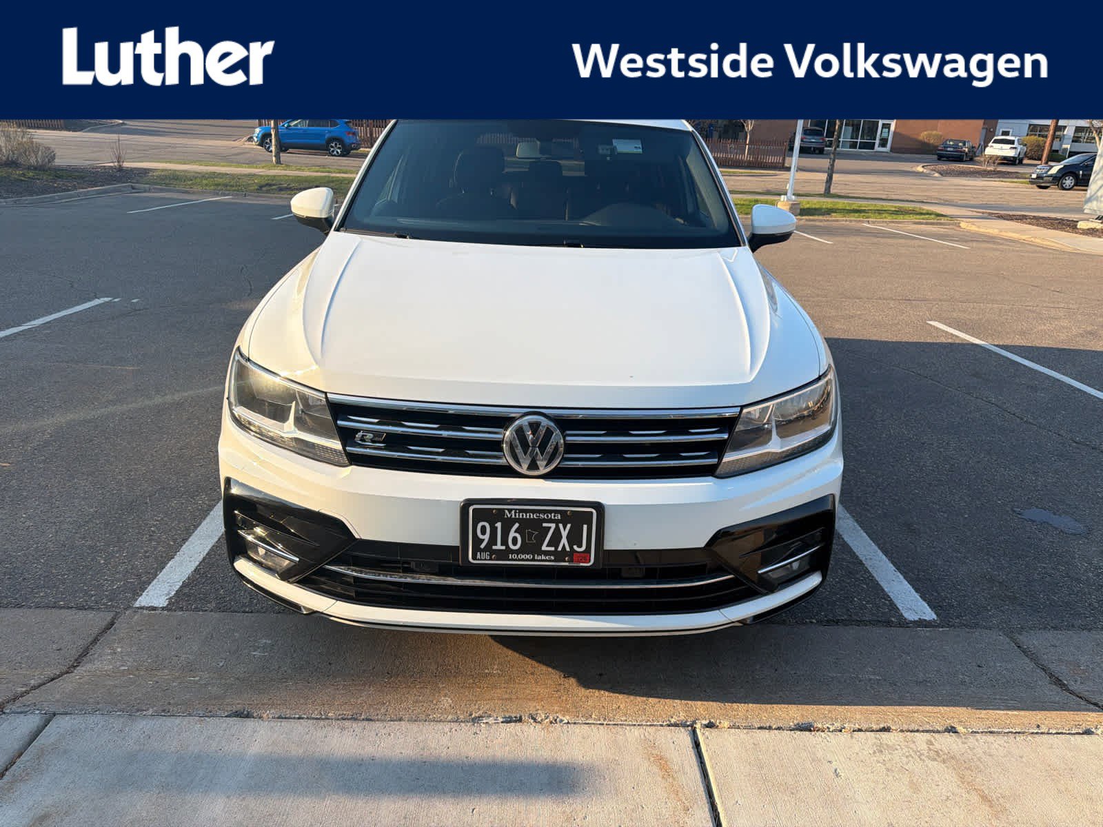 Used 2018 Volkswagen Tiguan SEL AWD/4WD image 1