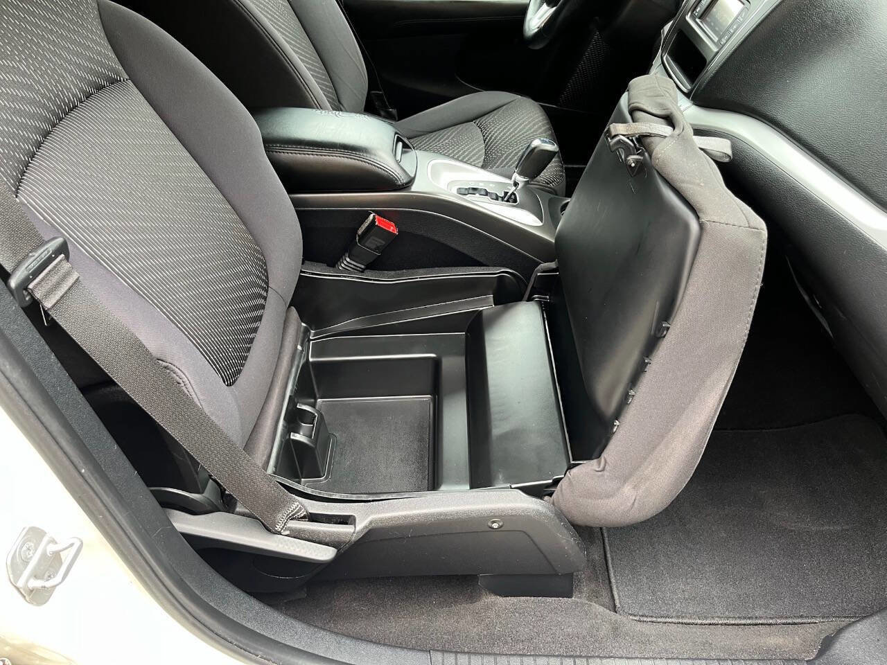 Used 2013 Dodge Journey SXT w/ Flexible Seating Group image 28