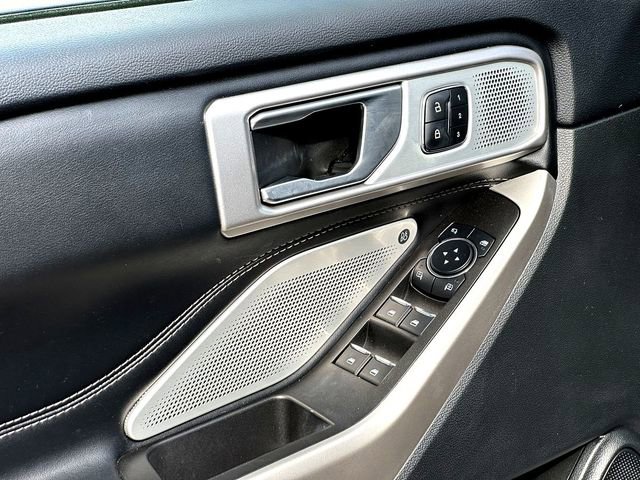 Used 2023 Ford Explorer Limited w/ Limited Technology Package image 11