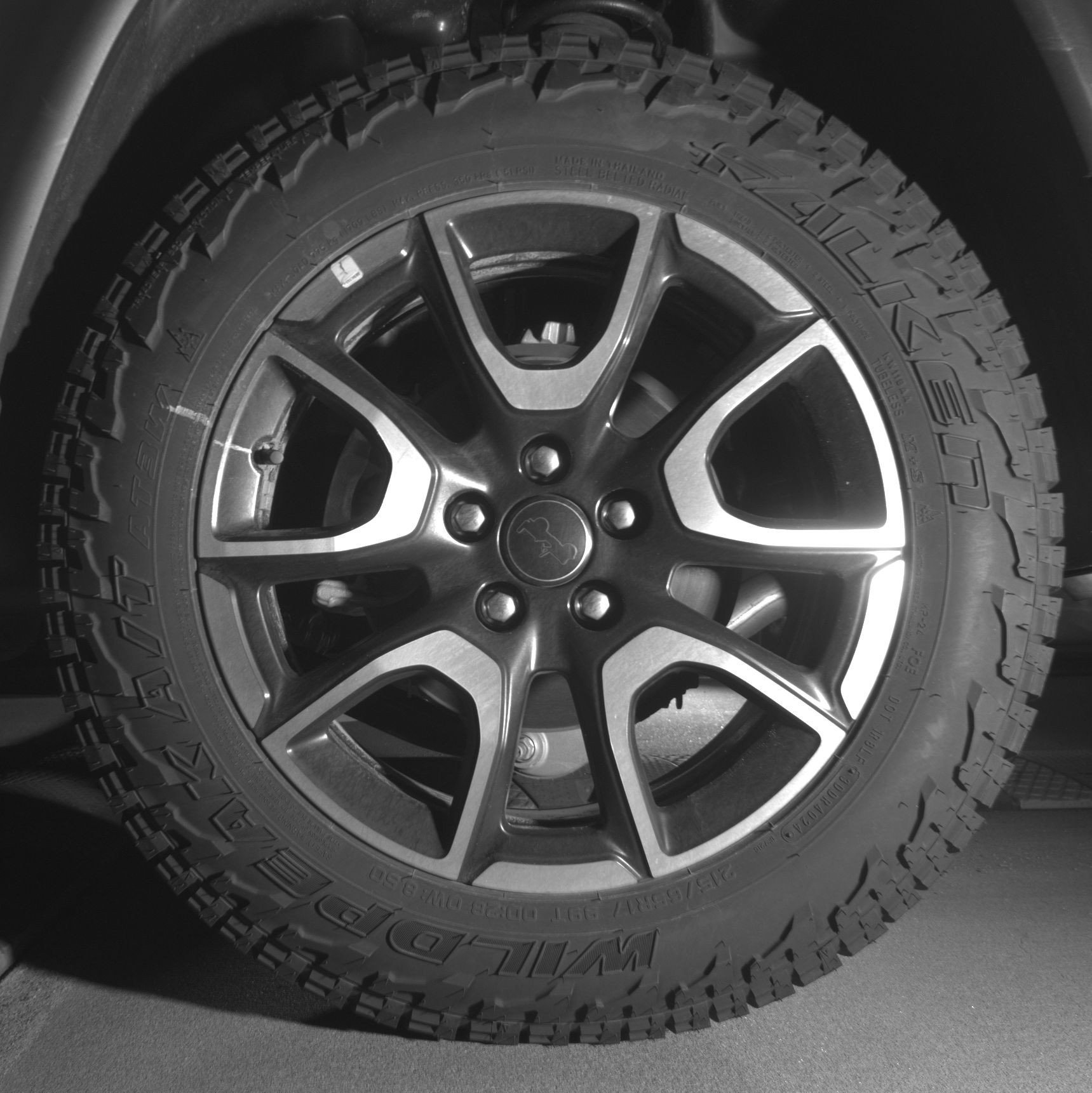 Used 2025 Jeep Compass Trailhawk AWD/4WD image 14