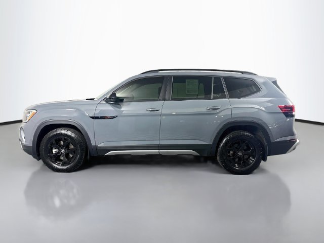Certified 2024 Volkswagen Atlas Peak Edition SE AWD/4WD image 4