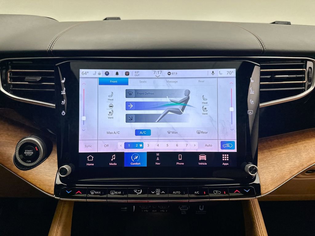 Used 2022 Jeep Grand Wagoneer Series III w/ Rear Seat Video Group 1 AWD/4WD image 27