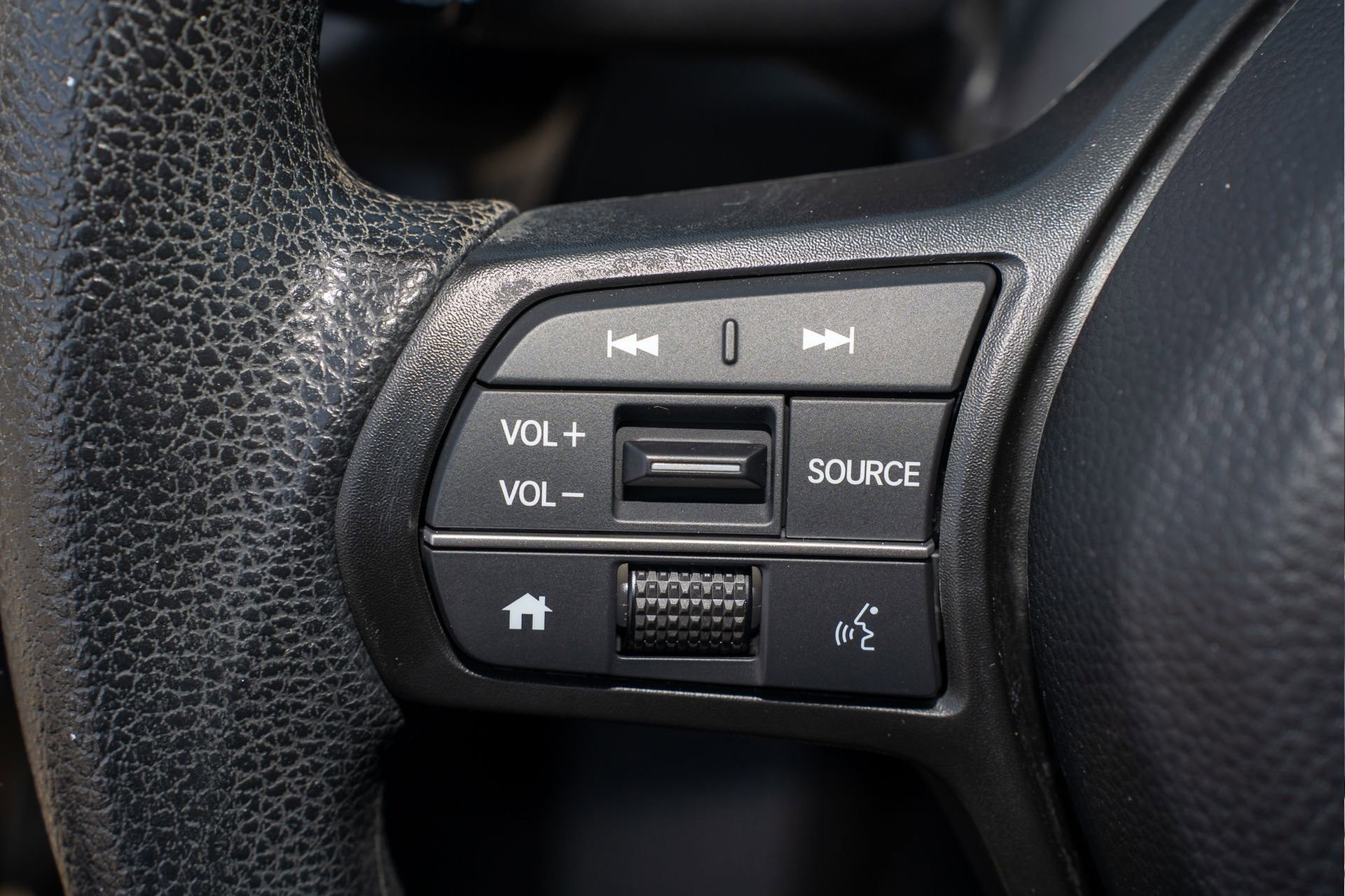 Certified 2023 Honda HR-V LX image 29