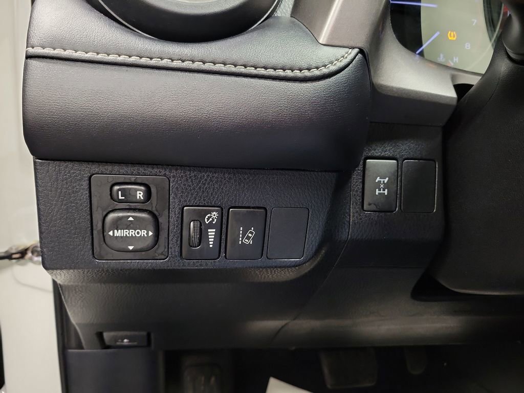 Used 2018 Toyota RAV4 XLE w/ Plus Extra Value Package image 21