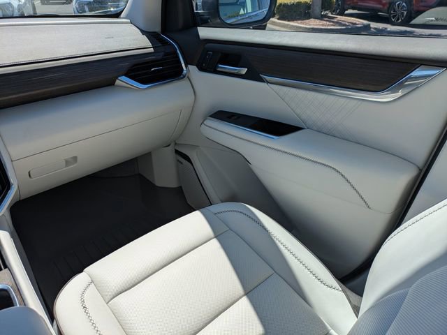 Used 2025 GMC Acadia Denali image 20