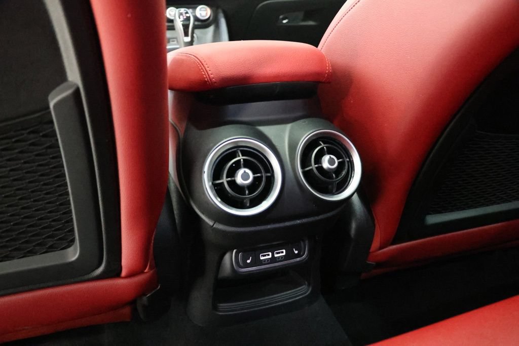Used 2024 Alfa Romeo Stelvio Veloce AWD/4WD image 32