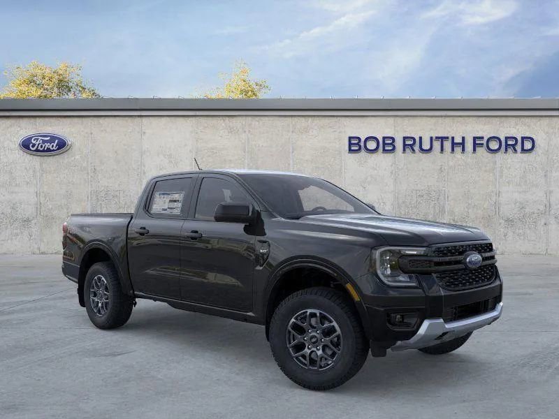 New 2025 Ford Ranger XLT w/ FX4 Off-Road Package image 2