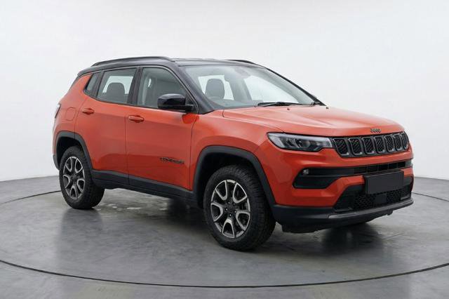 Used 2025 Jeep Compass Trailhawk AWD/4WD image 1