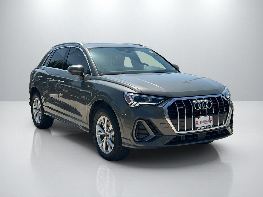 Used 2025 Audi Q3 2.0T Premium Plus w/ Premium Plus Package AWD/4WD video 3