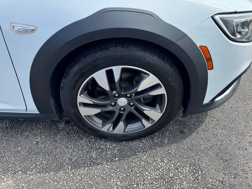 Used 2018 Buick Regal Essence w/ Driver Confidence Package #1 AWD/4WD image 26