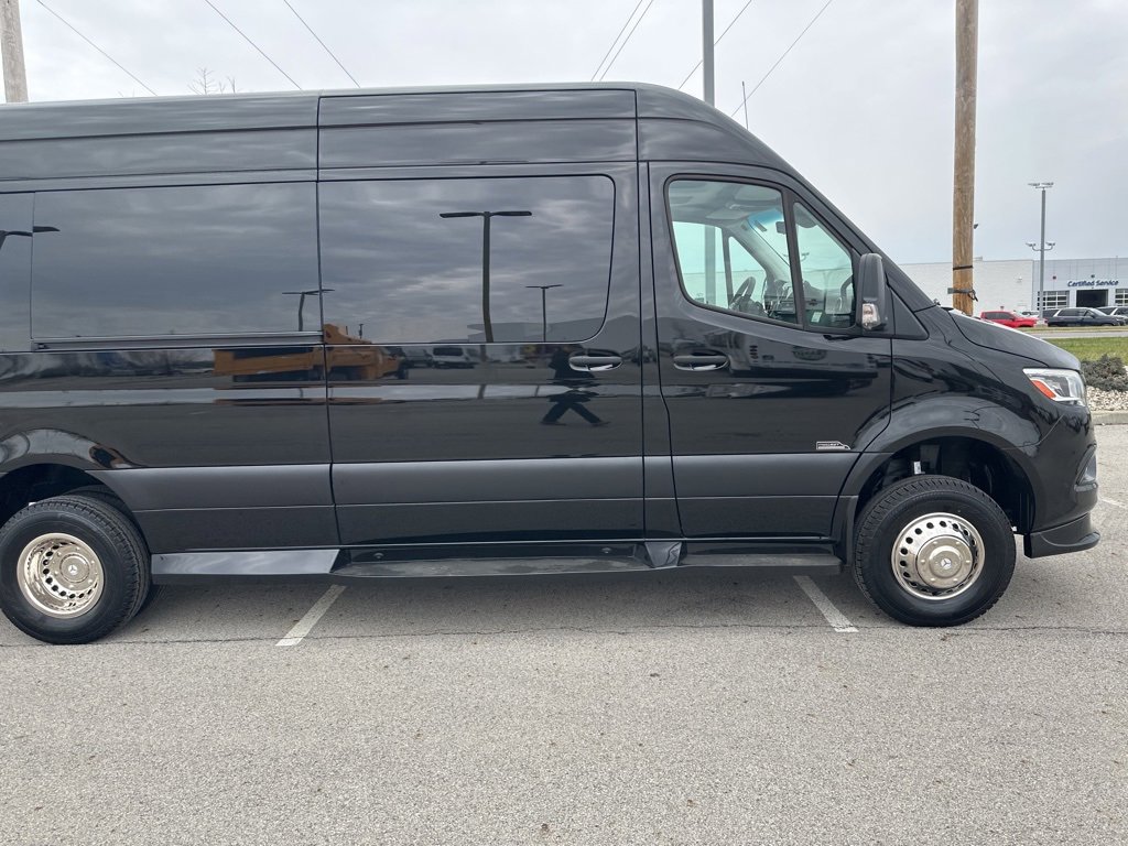 Used 2023 Mercedes-Benz Sprinter 3500 image 28