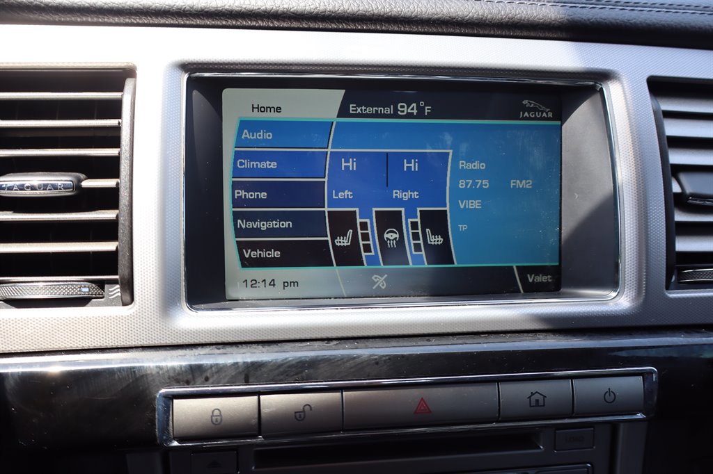 Used 2011 Jaguar XF RWD image 24