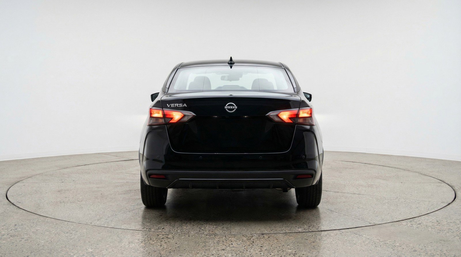 Used 2025 Nissan Versa SV image 7
