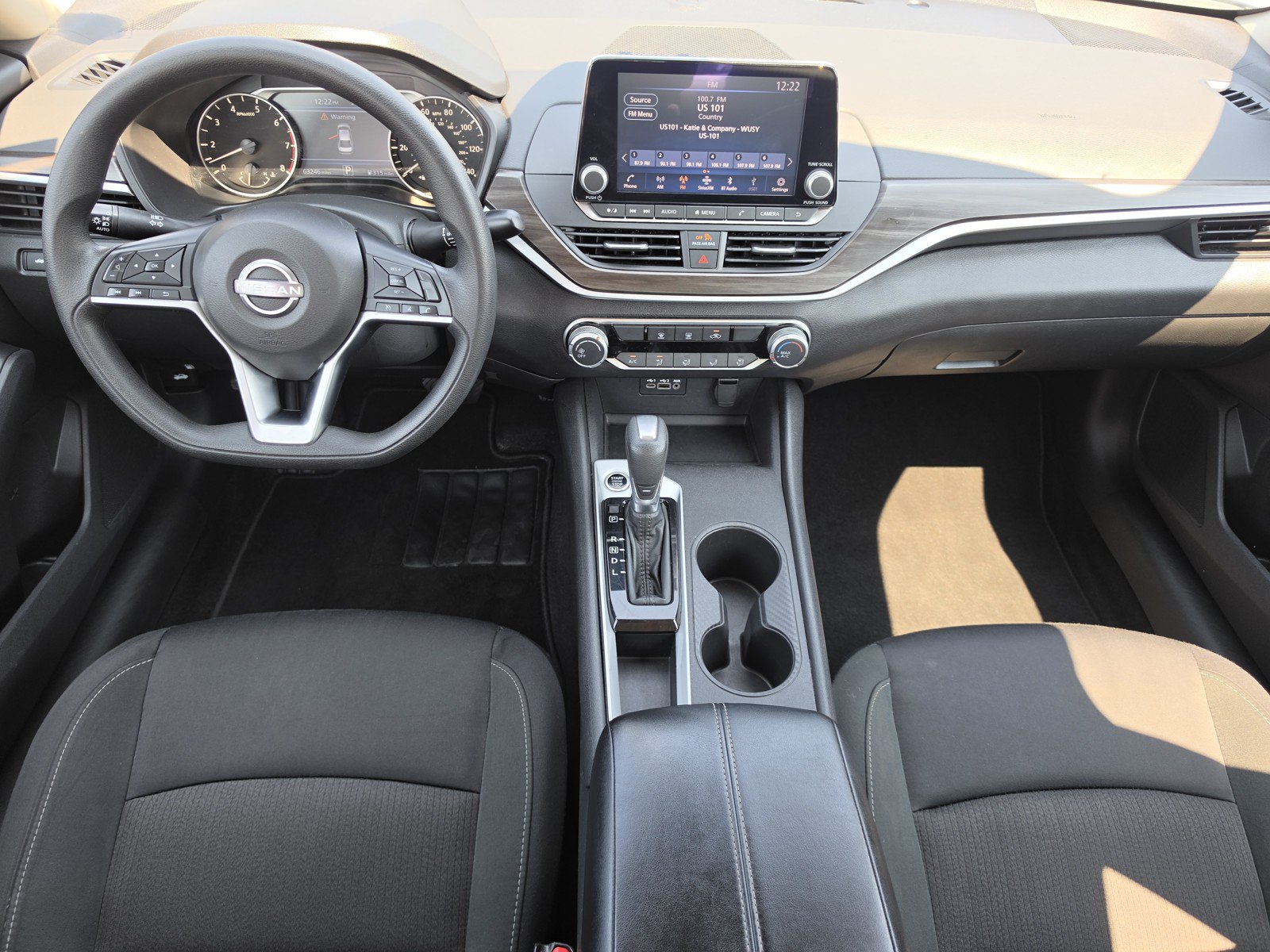 Used 2025 Nissan Altima 2.5 SV FWD image 8