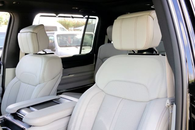 New 2026 Jeep Grand Wagoneer Summit w/ Premium Group III AWD/4WD image 10