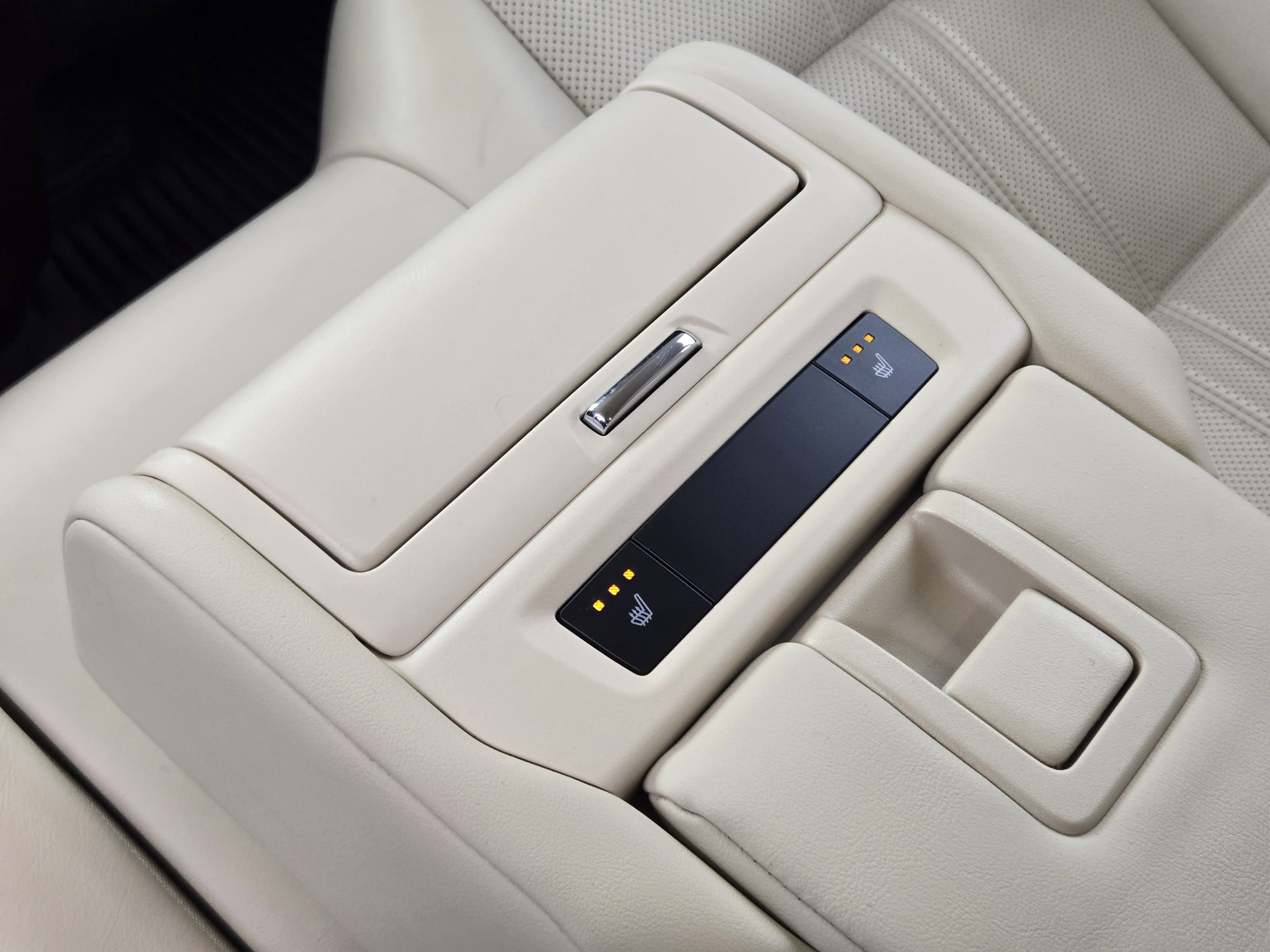 Used 2020 Lexus RX 350L Luxury image 39