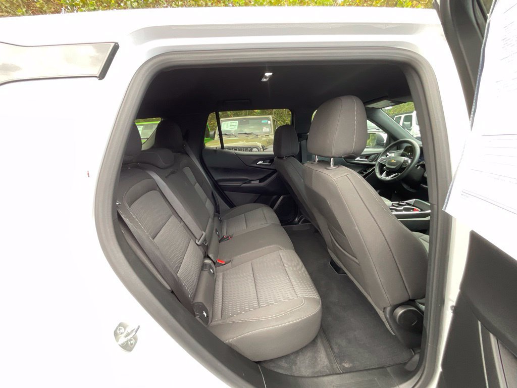 Used 2026 Chevrolet Equinox LT AWD/4WD image 24