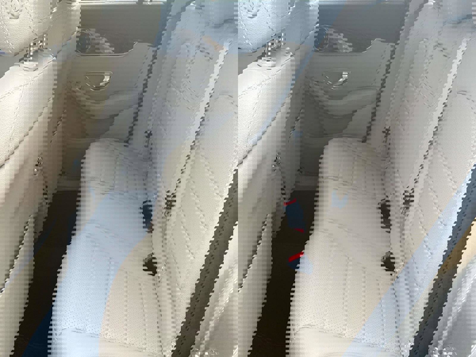 Used 2020 Mercedes-Benz GLC 300 image 24