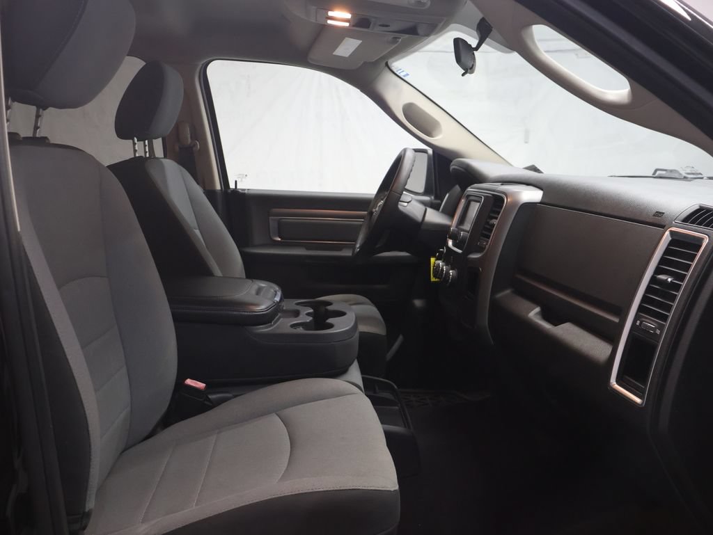 Used 2022 RAM 1500 Classic SLT AWD/4WD image 9