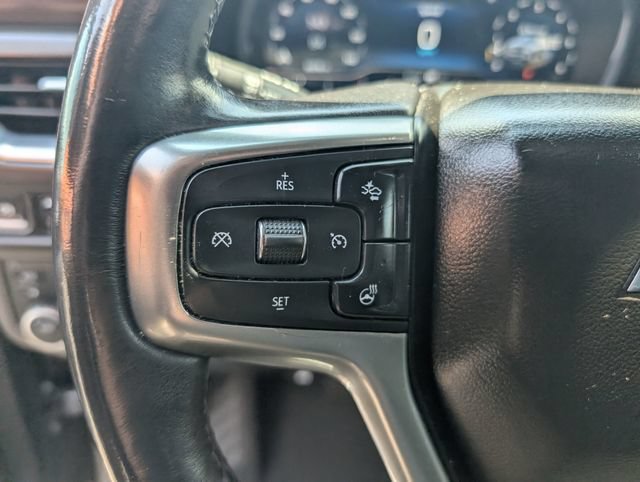 Used 2022 Chevrolet Suburban Z71 w/ Luxury Package AWD/4WD image 17
