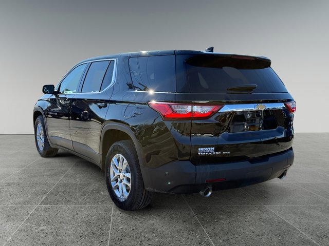 Used 2021 Chevrolet Traverse LS image 3