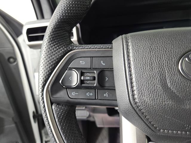 Used 2025 Toyota Tacoma SR5 AWD/4WD image 25