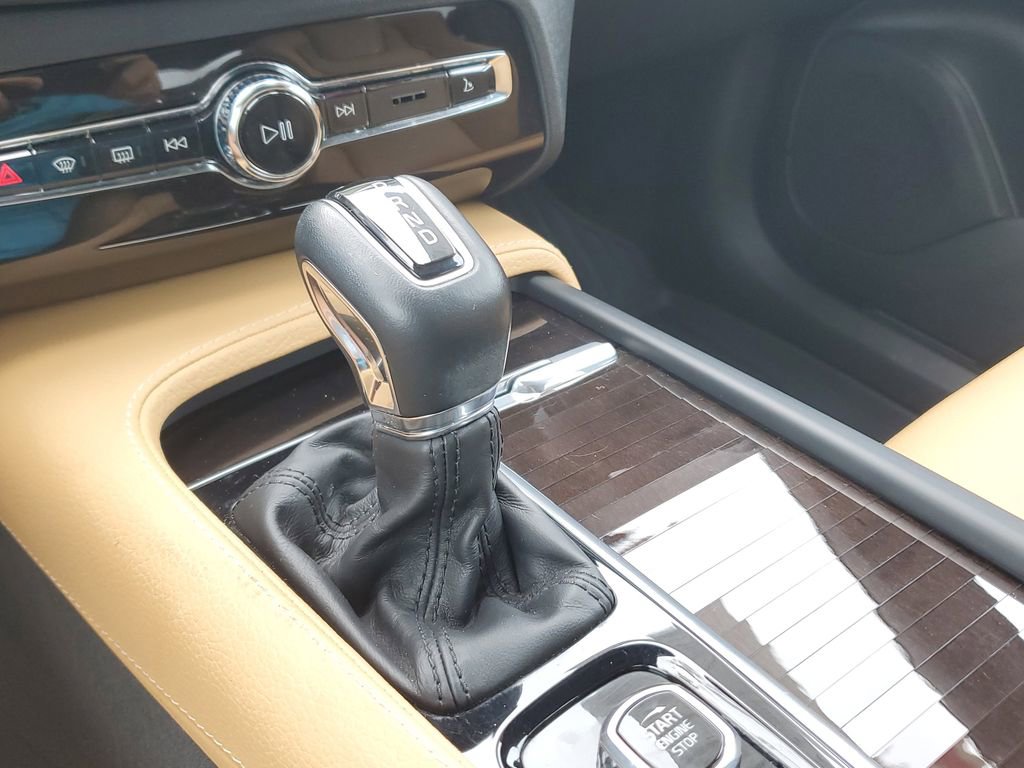 Used 2019 Volvo XC90 T6 Momentum w/ Advanced Package AWD/4WD image 28