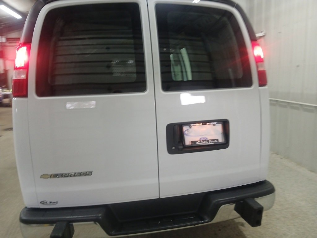 Used 2024 Chevrolet Express 2500 w/ Driver Convenience Package image 19