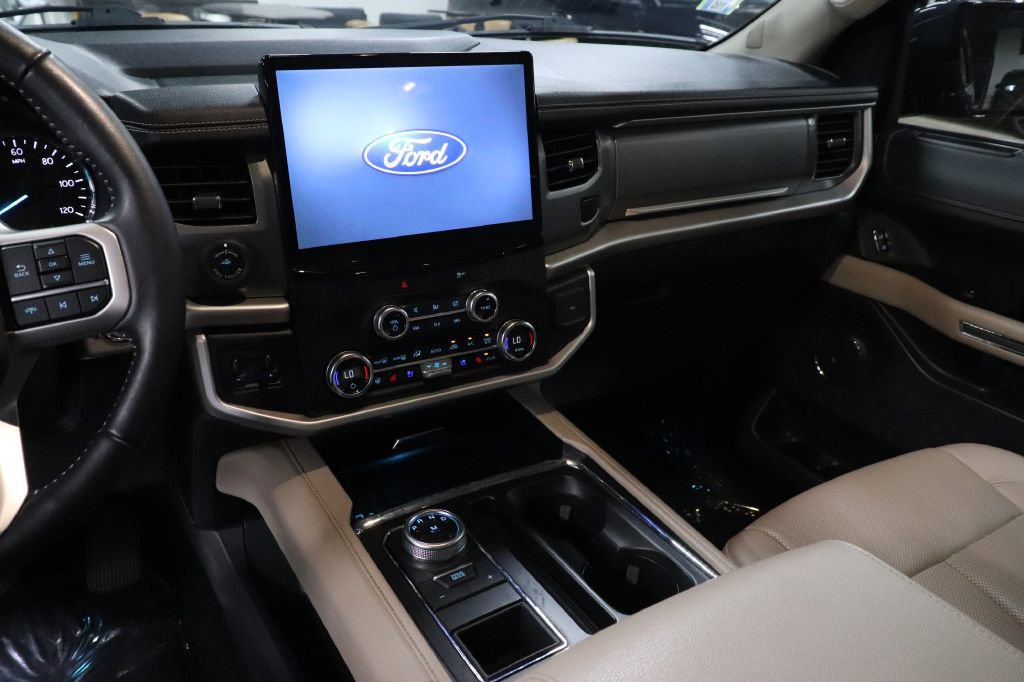 Used 2023 Ford Expedition XLT image 32