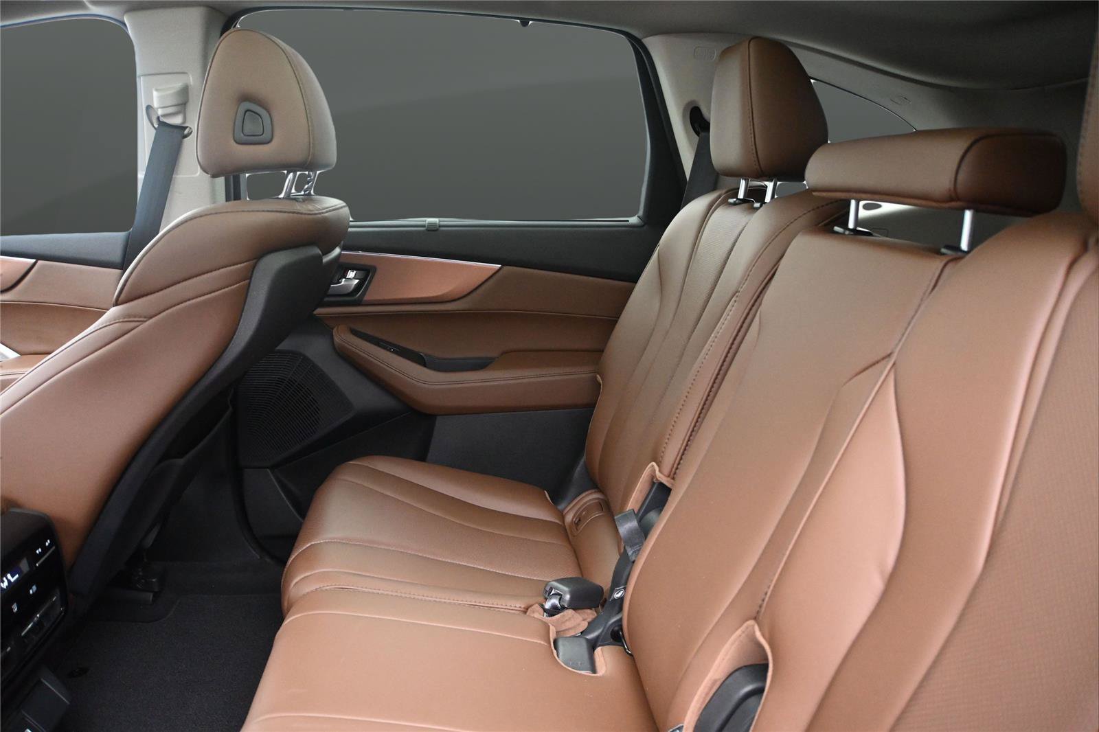 Certified 2024 Acura MDX SH-AWD w/ Technology Package image 11