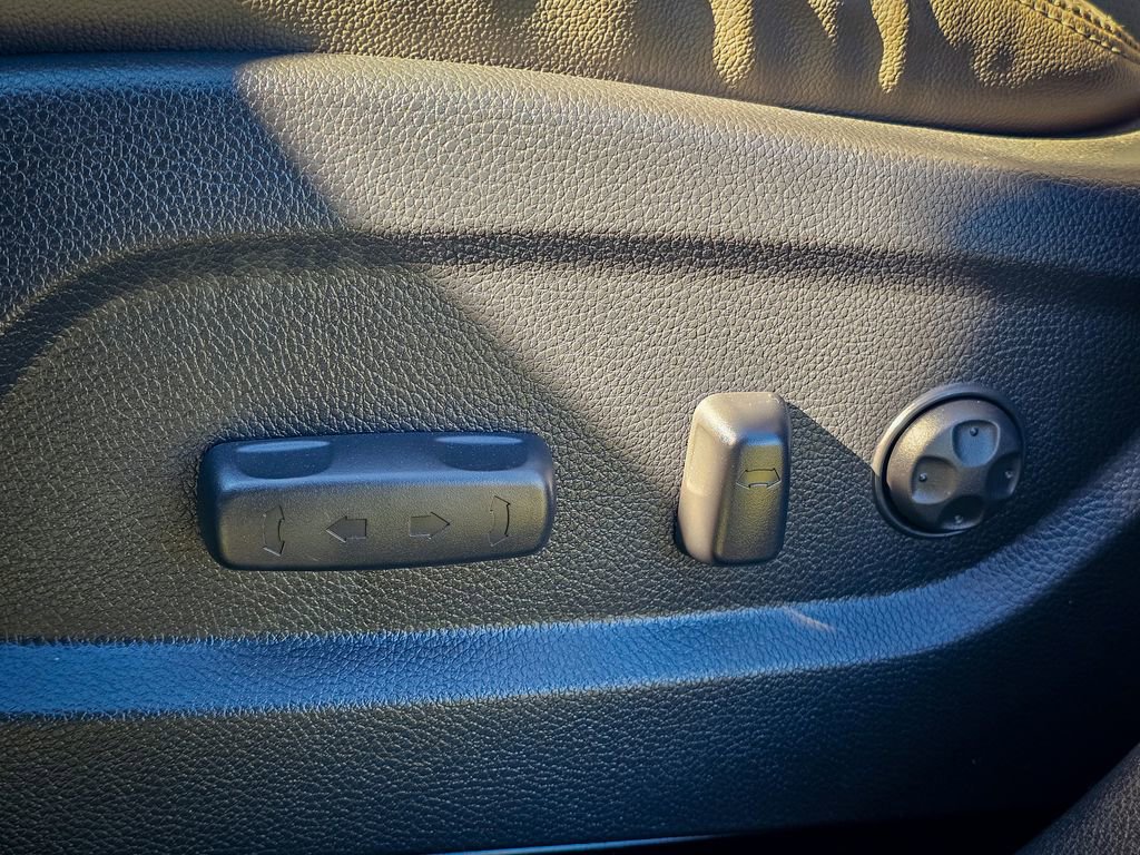 Used 2017 Hyundai Santa Fe SE w/ Cargo Package image 16