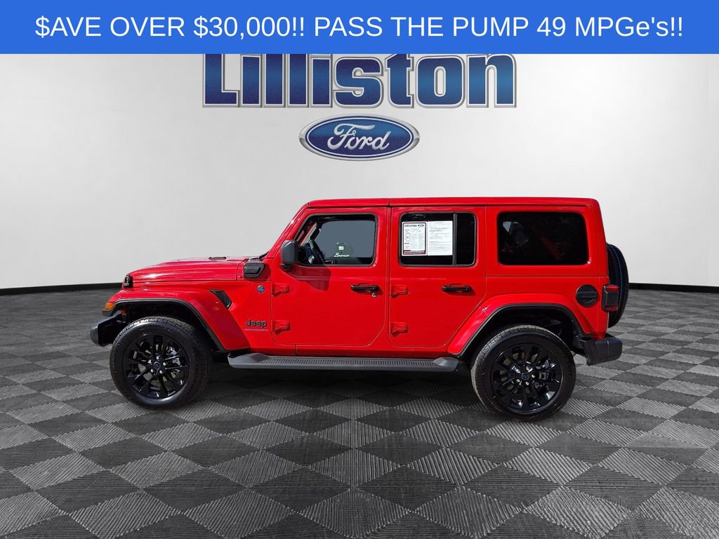 Used 2025 Jeep Wrangler Unlimited Sahara AWD/4WD image 2