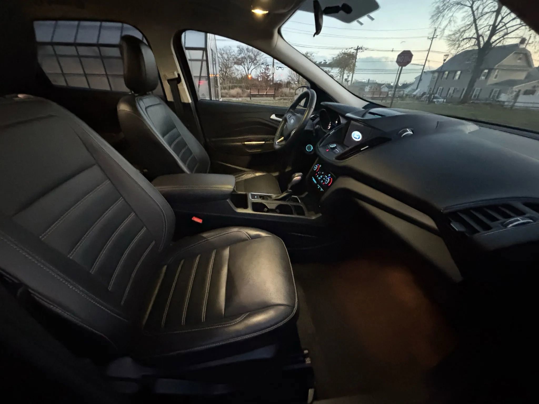 Used 2018 Ford Escape SEL image 25