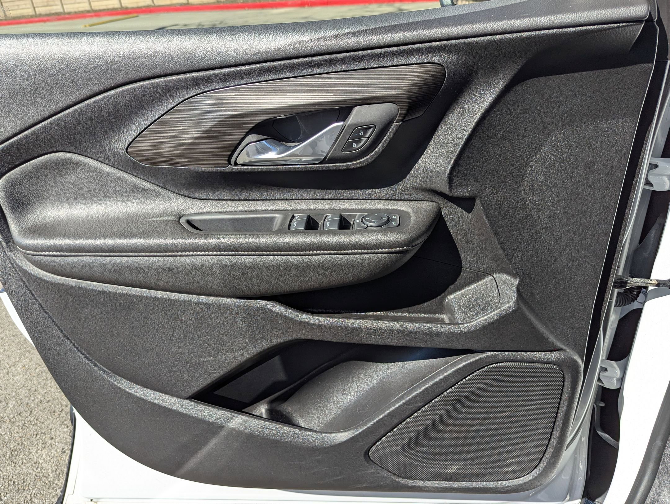 Used 2024 GMC Terrain SLE image 11