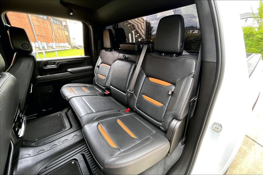 Used 2025 GMC Sierra 2500 AT4 AWD/4WD image 34
