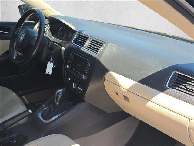 Used 2012 Volkswagen Jetta SE FWD image 25