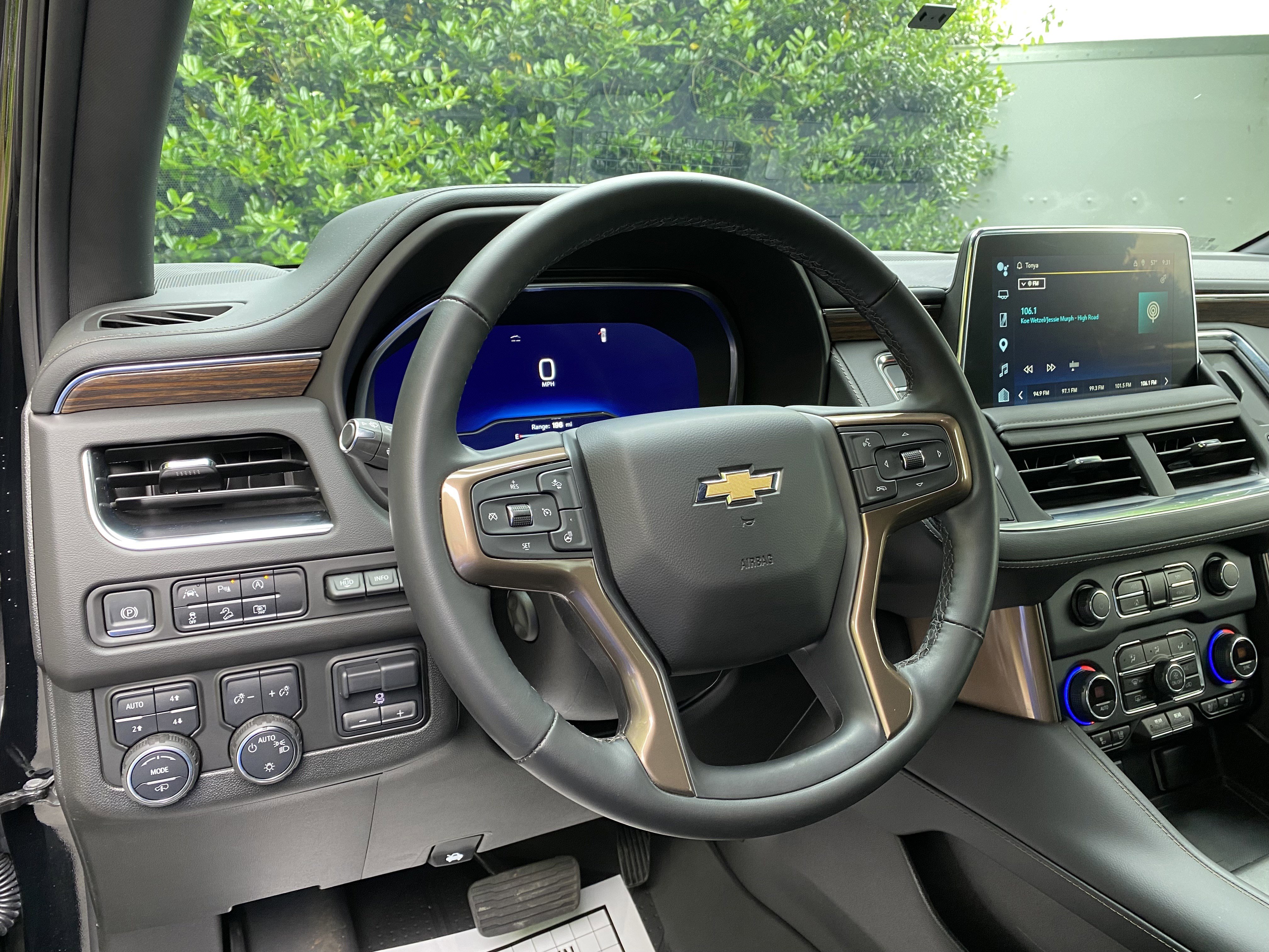 Used 2024 Chevrolet Tahoe High Country AWD/4WD image 17
