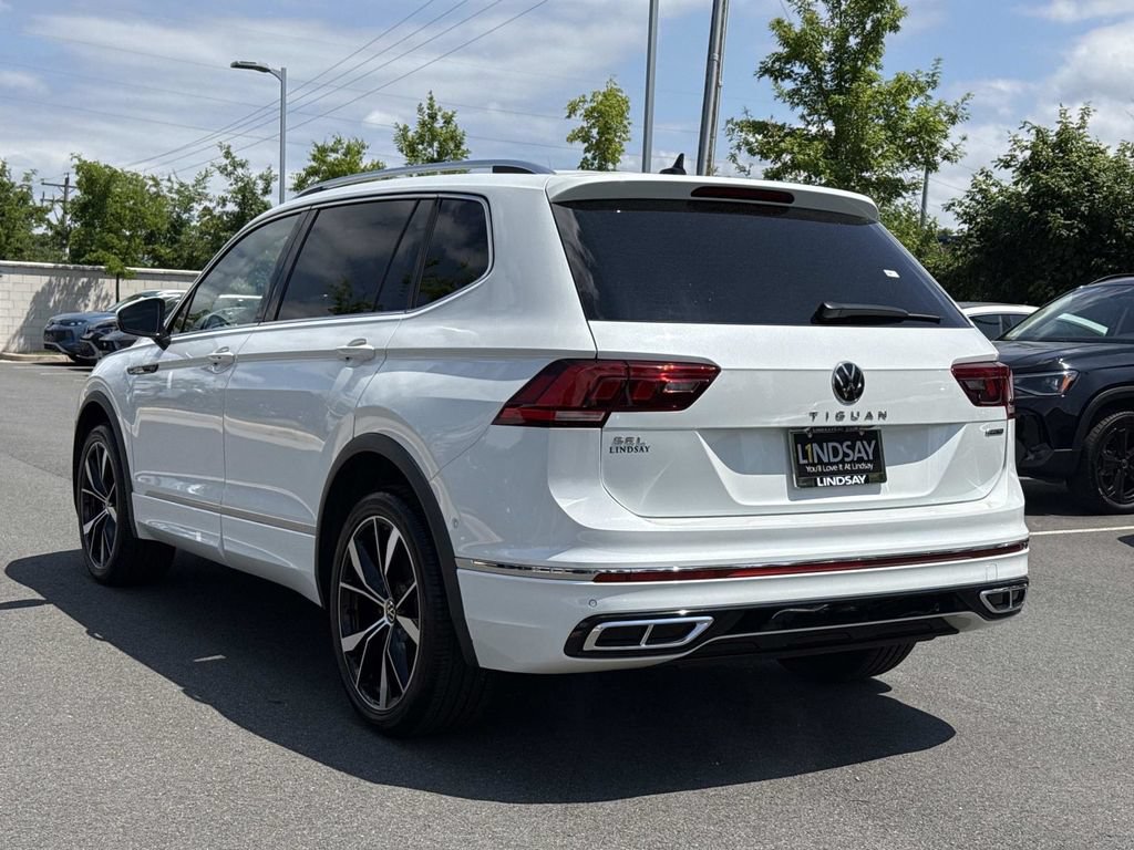 Used 2024 Volkswagen Tiguan SEL R-Line AWD/4WD image 5