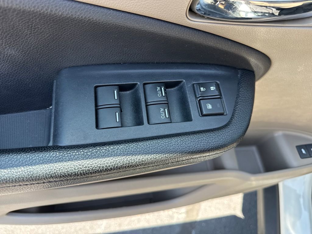 Used 2016 Honda Pilot Touring image 11