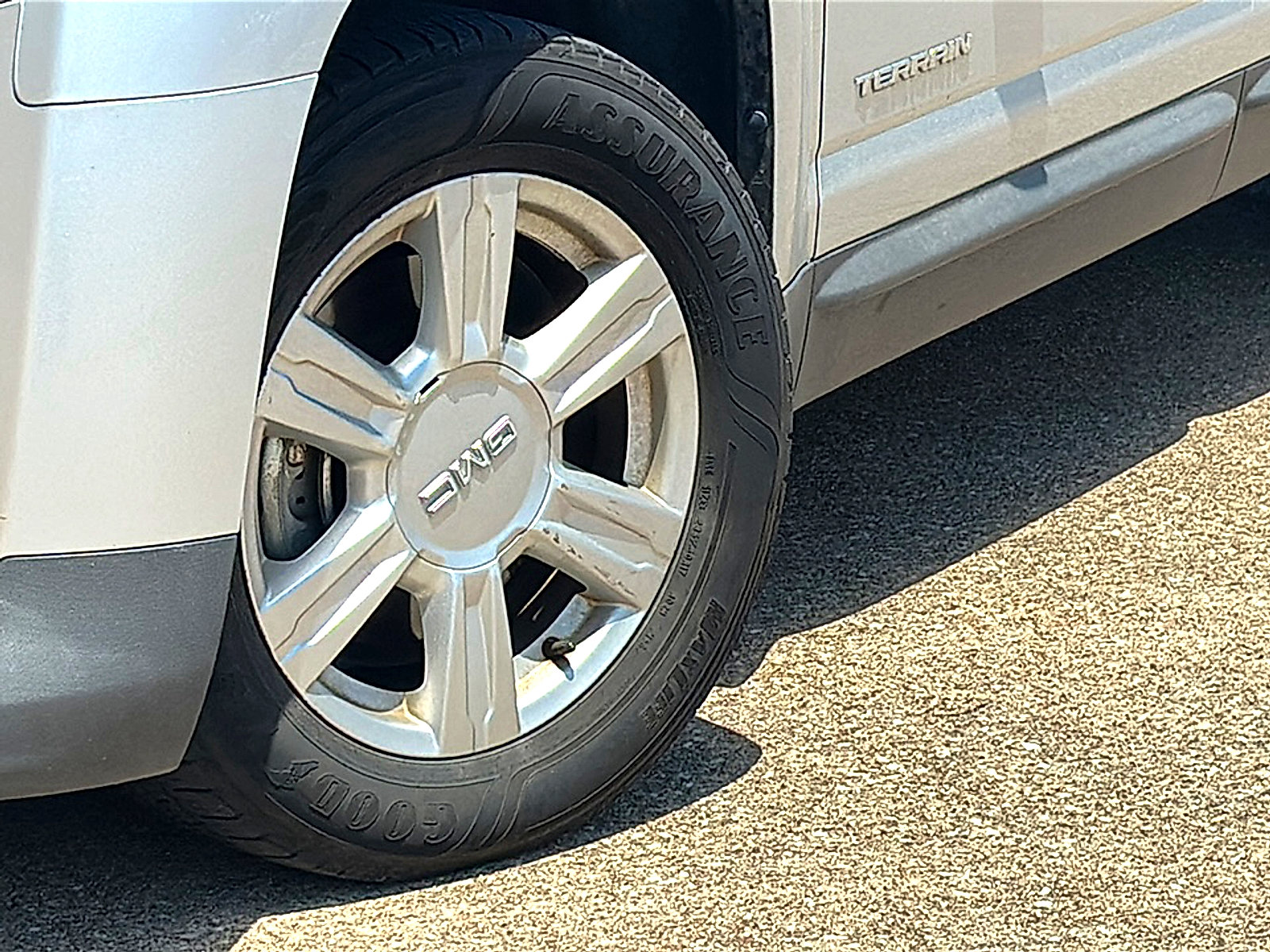Used 2014 GMC Terrain SLE FWD image 3