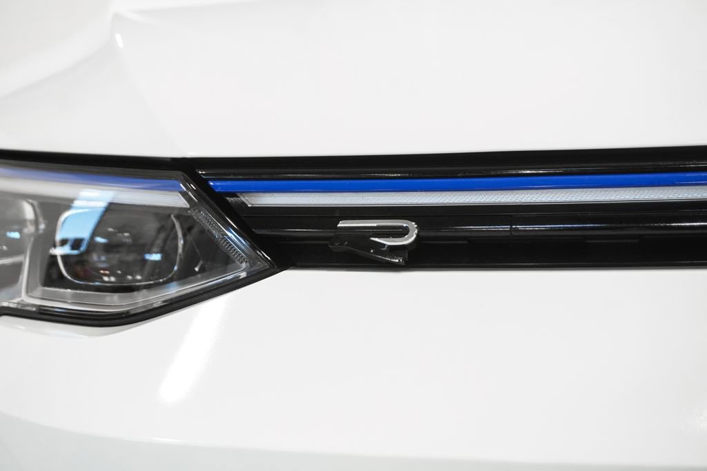 Used 2024 Volkswagen Golf R image 5