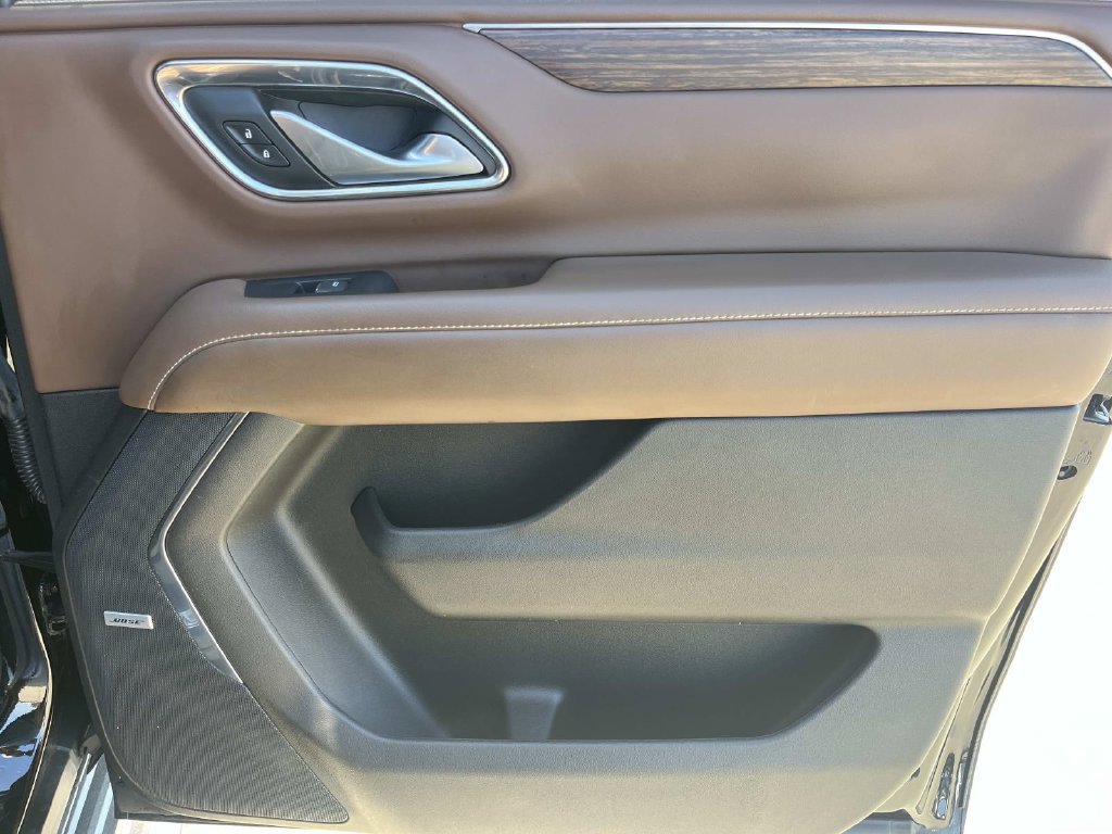 Used 2022 Chevrolet Suburban High Country AWD/4WD image 28