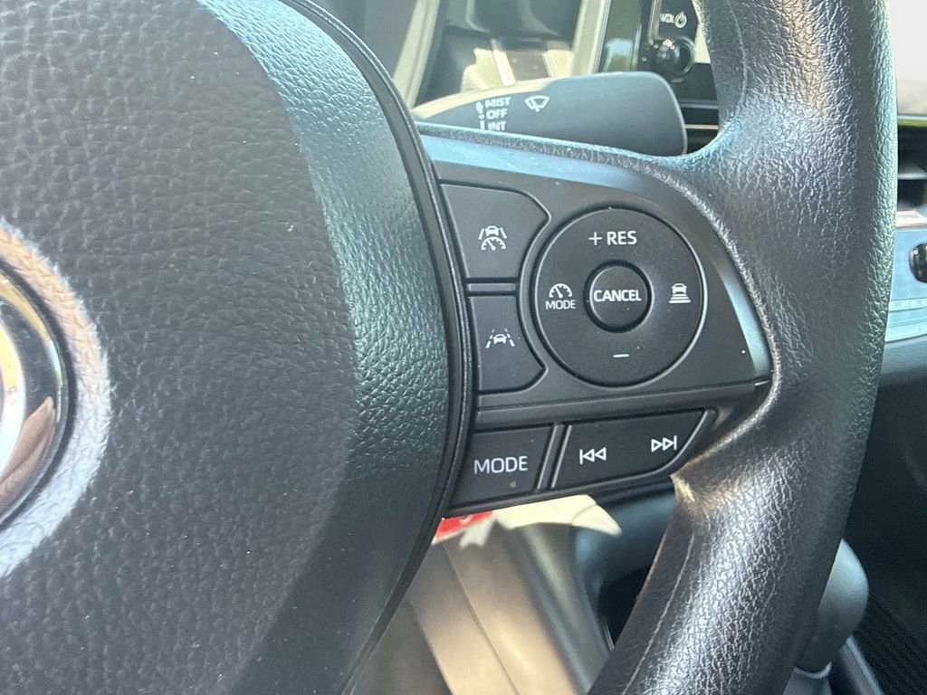 Used 2025 Toyota Corolla LE image 25